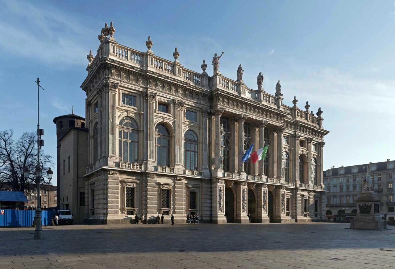 Colazione In Piazza Castello Turin